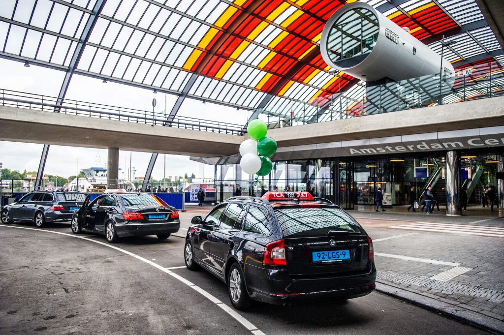 taxi amsterdam almere